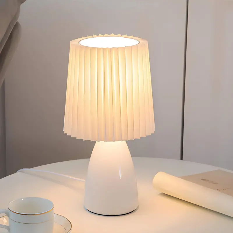 Pleatedlight dimmbarer tischlampe glasbasis gefalteter stoffschirm usb anschluss elegant design xlumina6