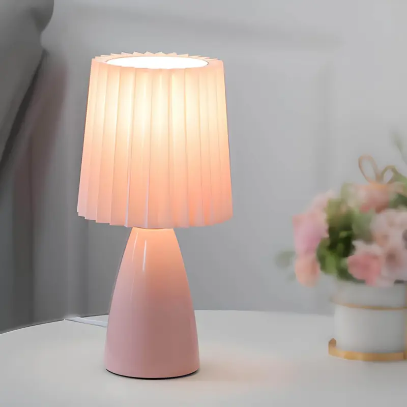 Pleatedlight dimmbarer tischlampe glasbasis gefalteter stoffschirm usb anschluss elegant design xlumina8