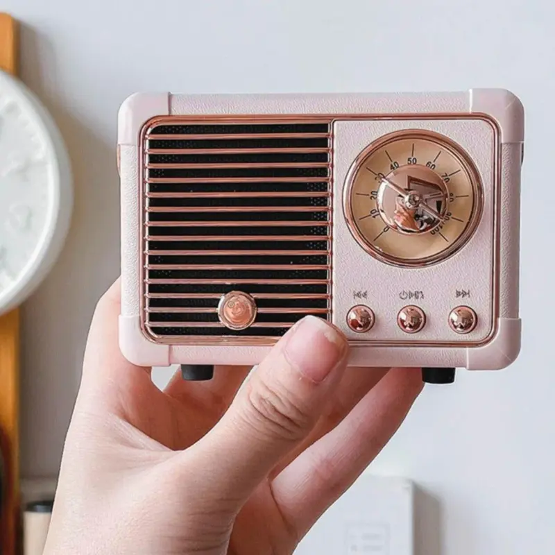Retro radio bluetooth speaker patchandbagel
