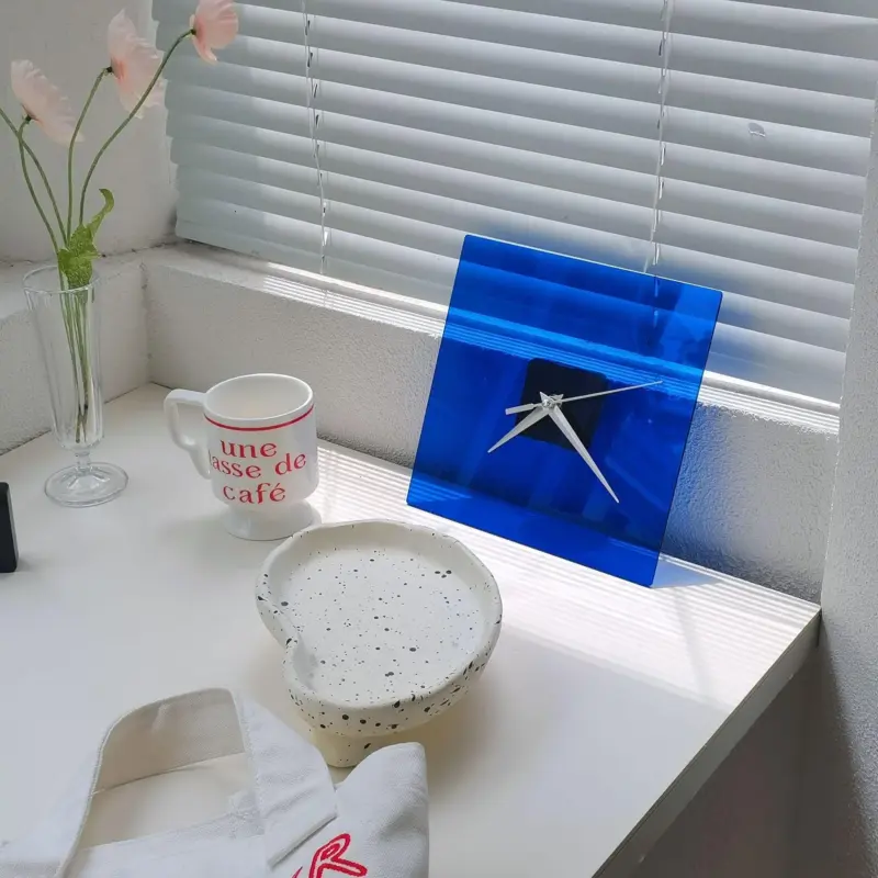 Simple modern blue living room desk clock