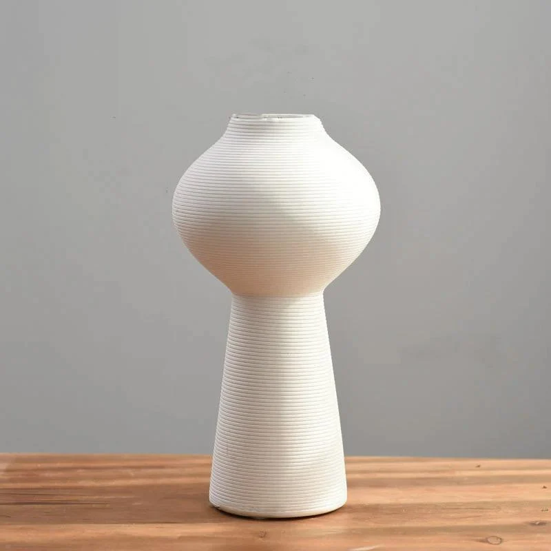 Simplicityroundtopvase11