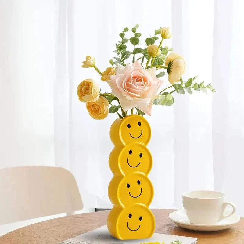 Smiling Faces Ceramic Vase With Artificial Flowers 835811