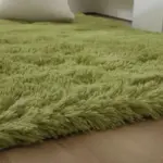 Solid colour plush soft rug