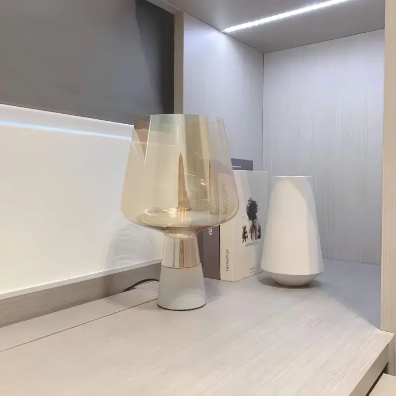 Steelbeam tischlampe mit dimmfunktion modern stahl wohnzimmer2