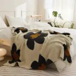 Super soft cosy floral pattern blanket