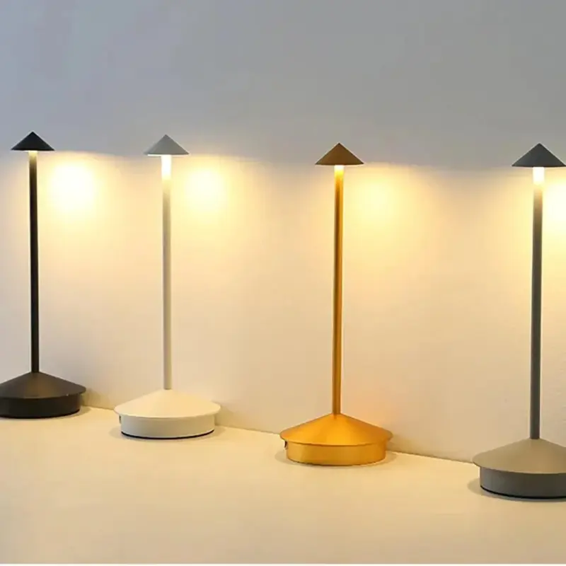 Triangle point dimming table lamp