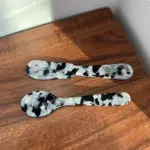 Two piece knife spoon cutlery set