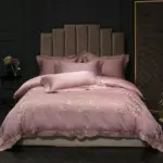V 438785645