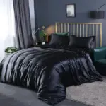 V Black 965704165 90d83258 7980 4cde bbe0 a7b0af64e8ef