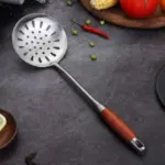 V Colander