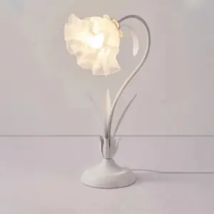 FloraFlex™ – Adjustable Vintage Flower Table Lamp