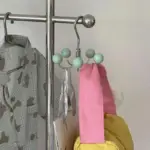 Versatile five claw hanging hook