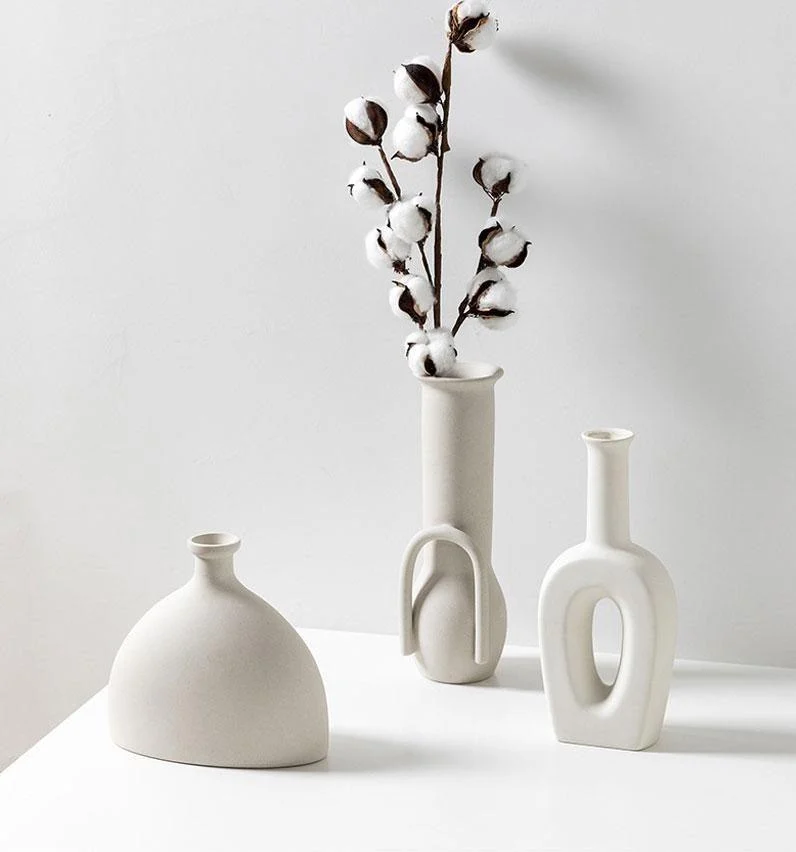 White Ceramic Vase 769818