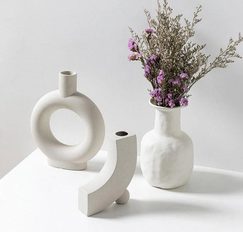 White Ceramic Vase 870259