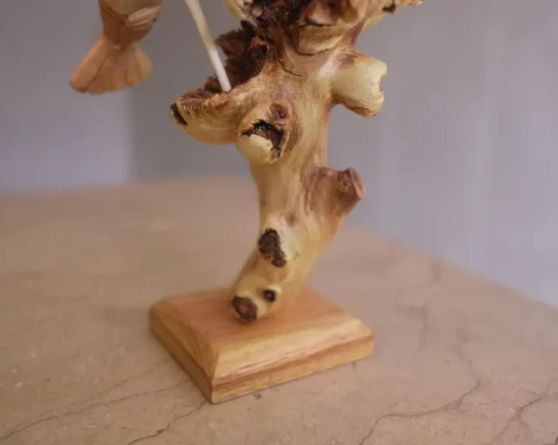Wooden Hummingbird Couple Sculpture 2.webp