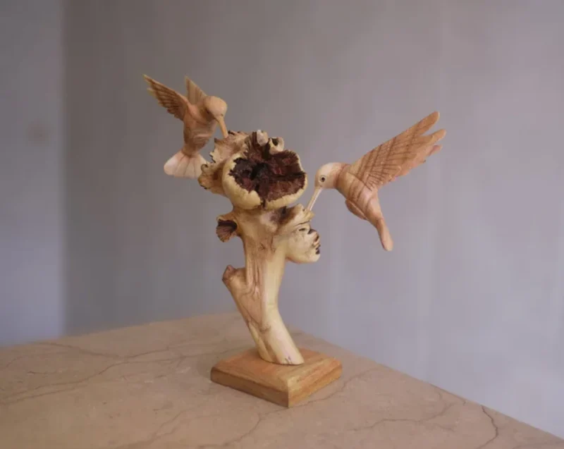 Wooden Hummingbird Couple Sculpture 6.webp